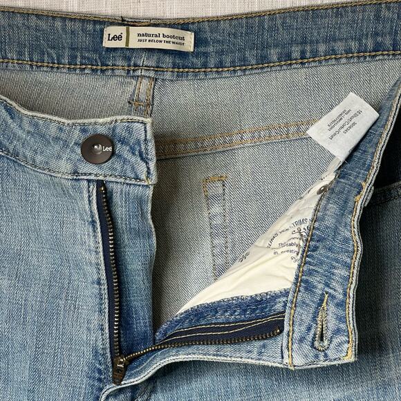 Lee Natural Bootcut Jeans Blue Flair Just Below The Waist 38x30 Short Size 16 - Picture 4 of 9